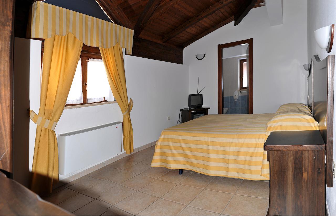 Hotel Pietrapanna Calvello ห้อง รูปภาพ