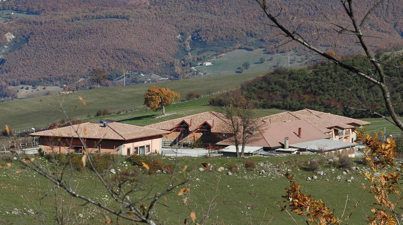 Hotel Pietrapanna Calvello ภายนอก รูปภาพ