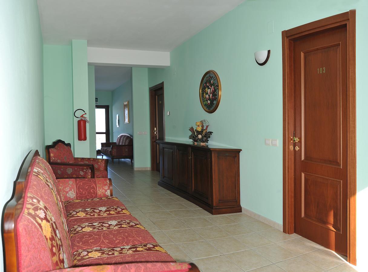 Hotel Pietrapanna Calvello ภายนอก รูปภาพ