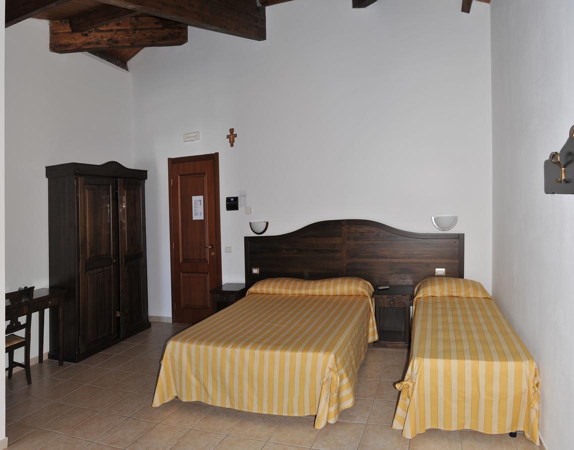 Hotel Pietrapanna Calvello ภายนอก รูปภาพ