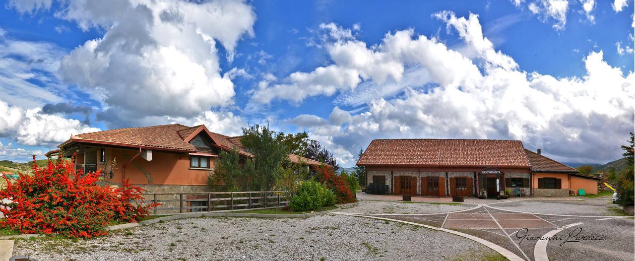 Hotel Pietrapanna Calvello ภายนอก รูปภาพ
