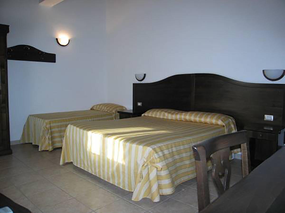 Hotel Pietrapanna Calvello ภายนอก รูปภาพ