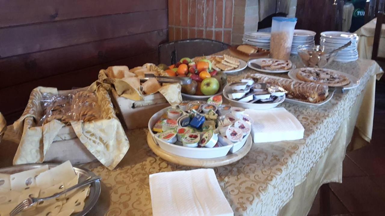 Hotel Pietrapanna Calvello ภายนอก รูปภาพ
